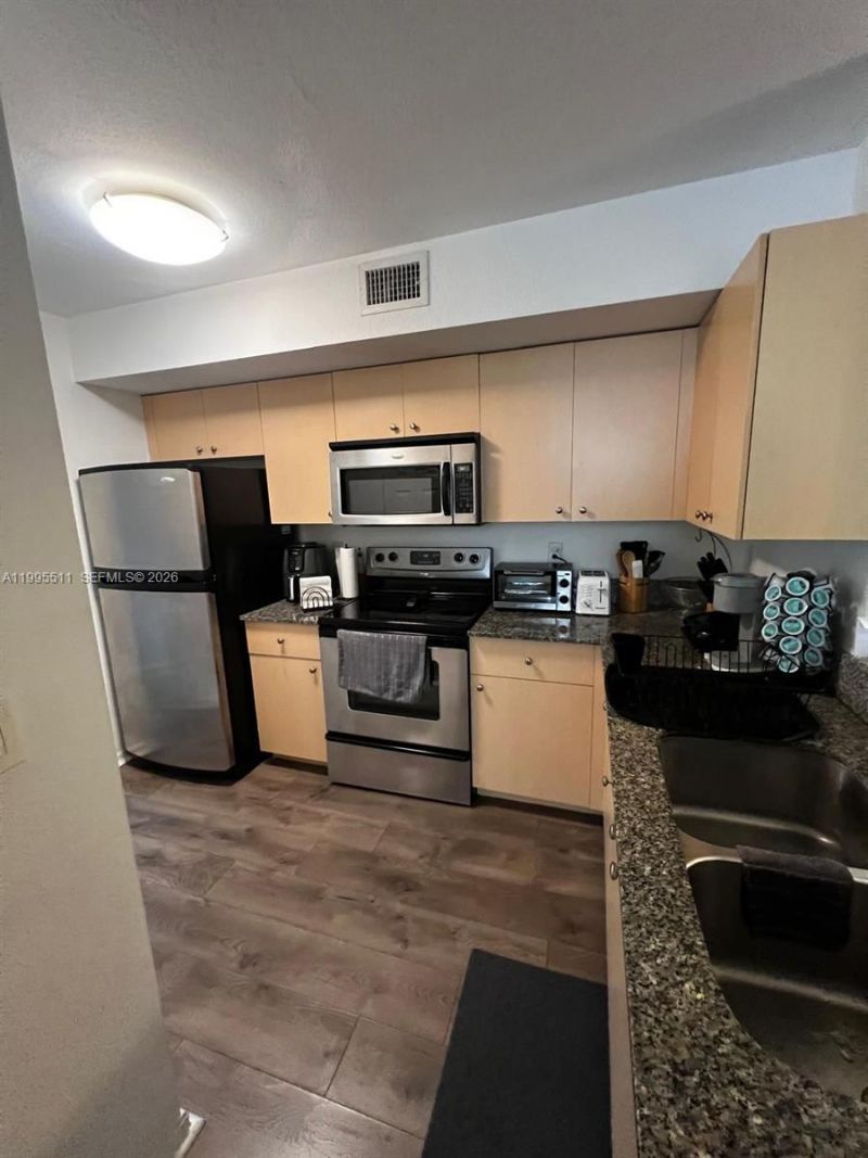 2548 Centergate Dr , Unit 301, Miramar, FL 33025 Photo