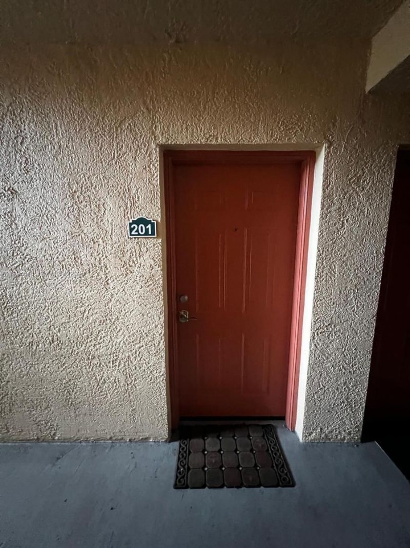 2548 Centergate Dr , Unit 301, Miramar, FL 33025 Photo