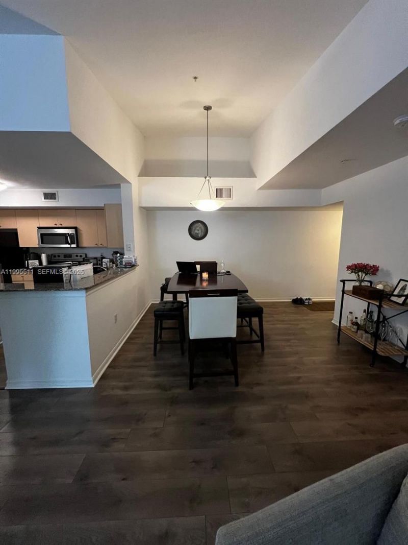 2548 Centergate Dr , Unit 301, Miramar, FL 33025 Photo