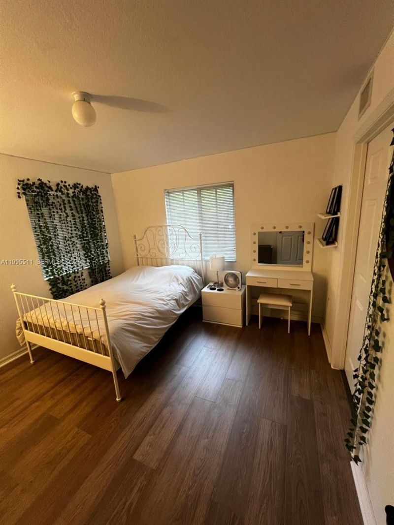 2548 Centergate Dr , Unit 301, Miramar, FL 33025 Photo