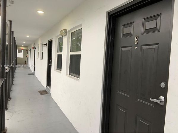 1130 NW 62nd St, Unit 15, Miami, FL 33150