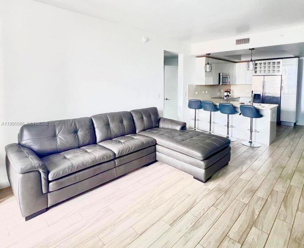 999 SW 1st Ave, Unit 1807, Miami, FL 33130 Photo