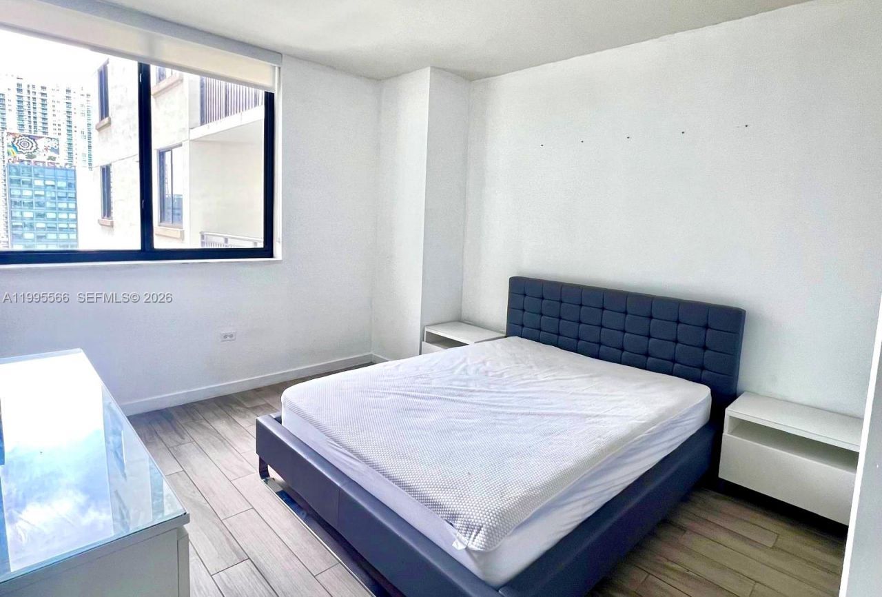 999 SW 1st Ave, Unit 1807, Miami, FL 33130 Photo