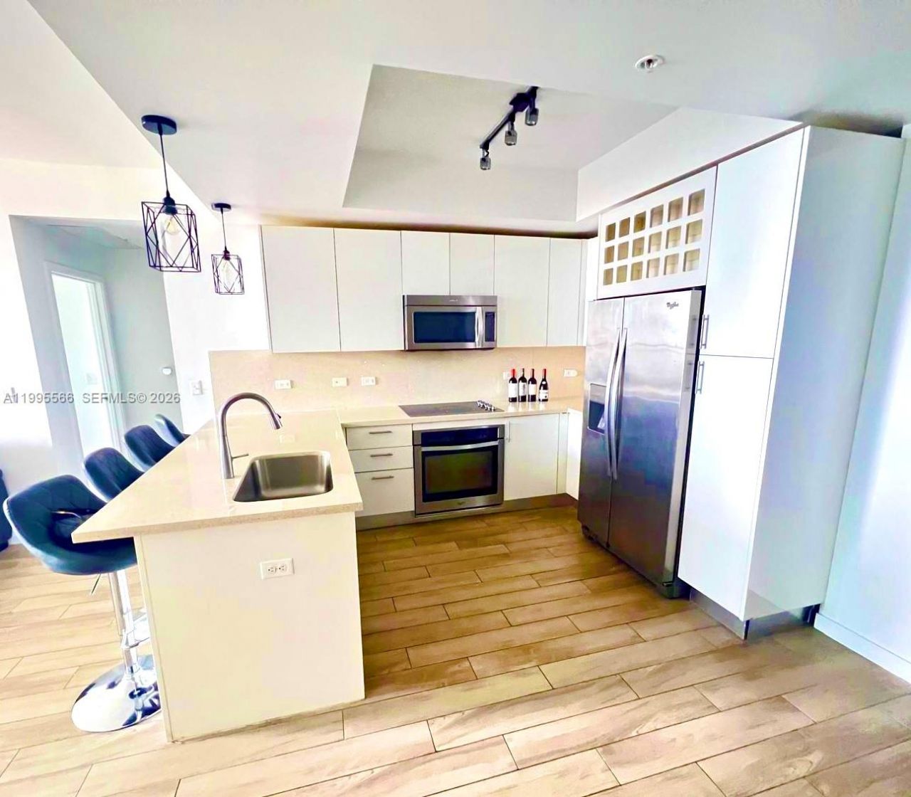 999 SW 1st Ave, Unit 1807, Miami, FL 33130 Photo