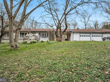 61 MCELWEE ROAD, DAUPHIN, PA 17018