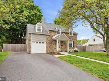 208 PARHAM ROAD, SPRINGFIELD, PA 19064