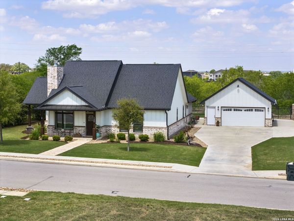 120 magnolia, La Vernia, TX 78121