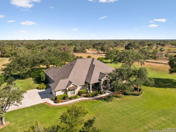 1994 FM 3006, Pleasanton, TX 78064