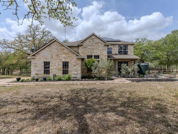 202 The Oaks BLVD, Elgin, TX 78621
