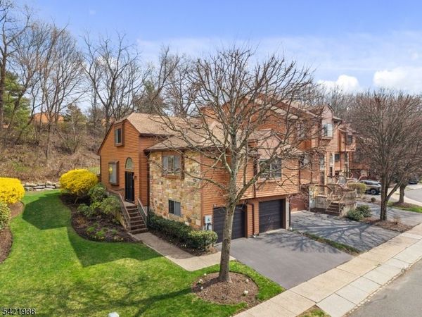 25 Flintlock Ter, Rockaway, NJ 07866