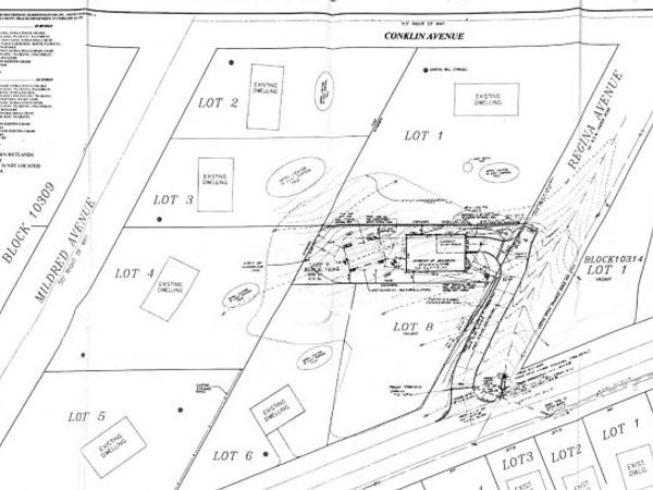 4 Regina Ave, Hopatcong, NJ 07874