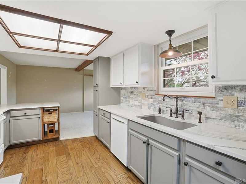 2303 Delvue Drive, Miami Township, OH 45459 Photo 10