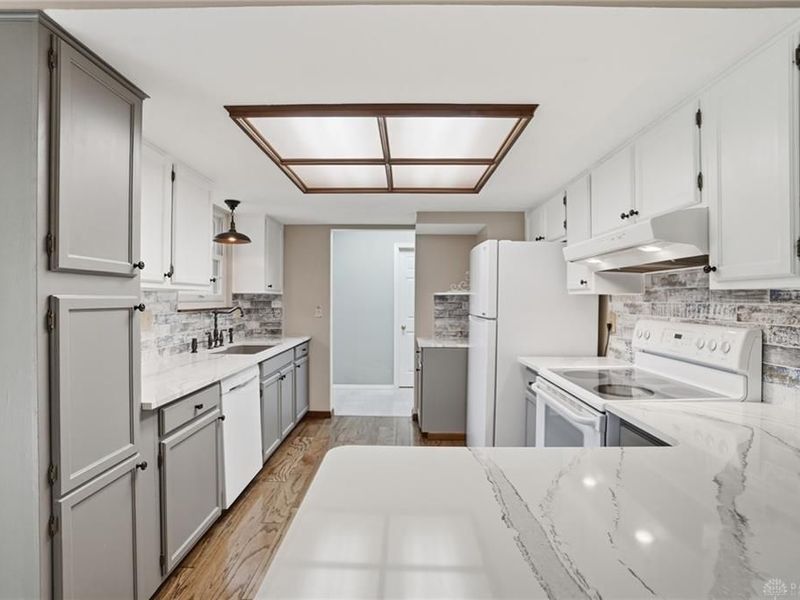 2303 Delvue Drive, Miami Township, OH 45459 Photo 11