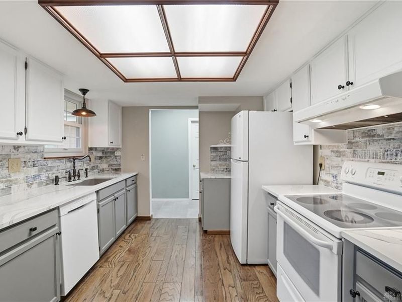 2303 Delvue Drive, Miami Township, OH 45459 Photo 12