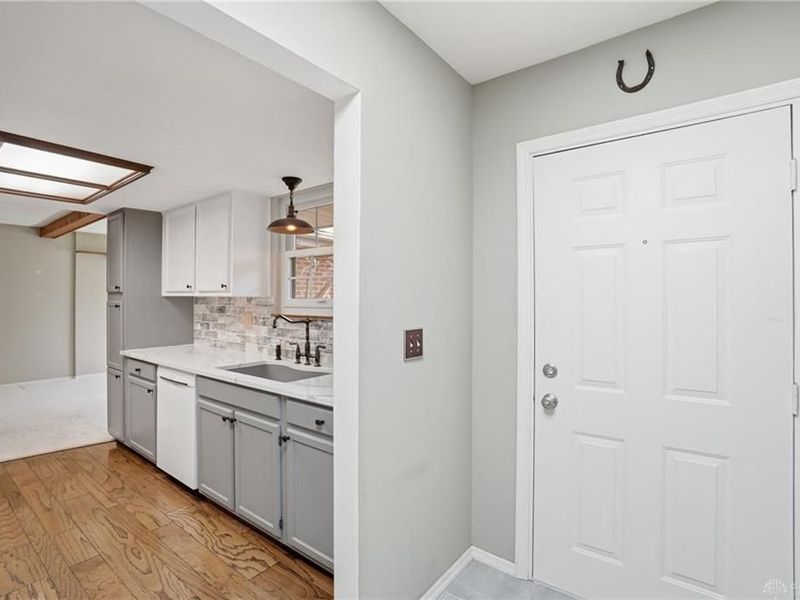 2303 Delvue Drive, Miami Township, OH 45459 Photo 4