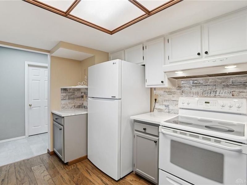 2303 Delvue Drive, Miami Township, OH 45459 Photo 7