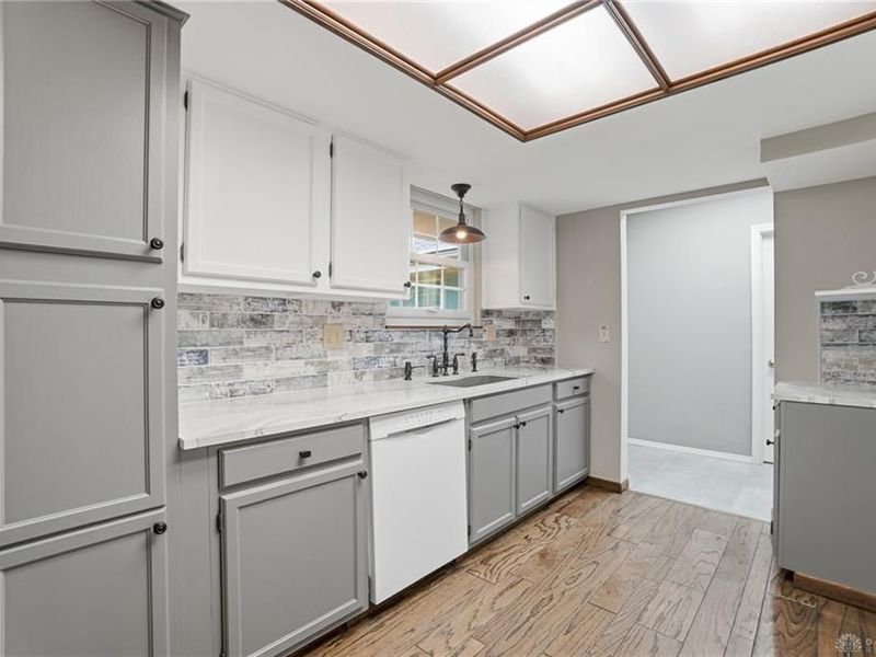 2303 Delvue Drive, Miami Township, OH 45459 Photo 8