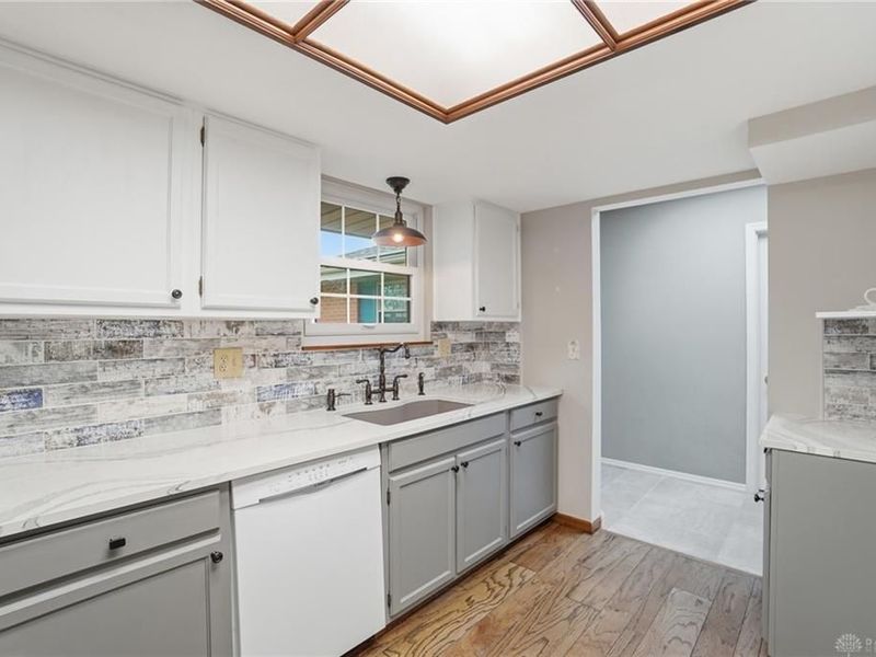 2303 Delvue Drive, Miami Township, OH 45459 Photo 9