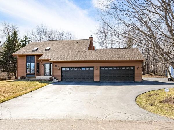 3241 Commonwealth Avenue, Duluth, MN 55808