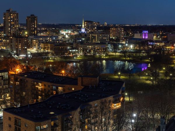 1235 Yale Place, Unit 1701, Minneapolis, MN 55403