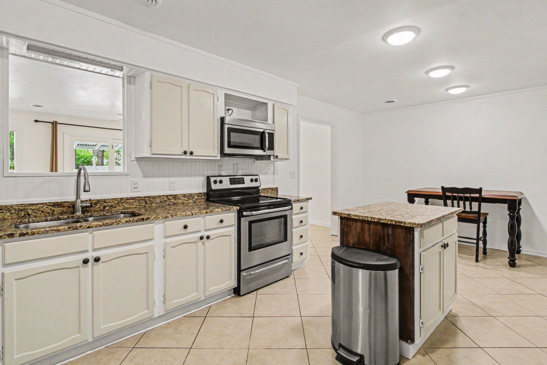 129 Brookgate Dr. Photo 13