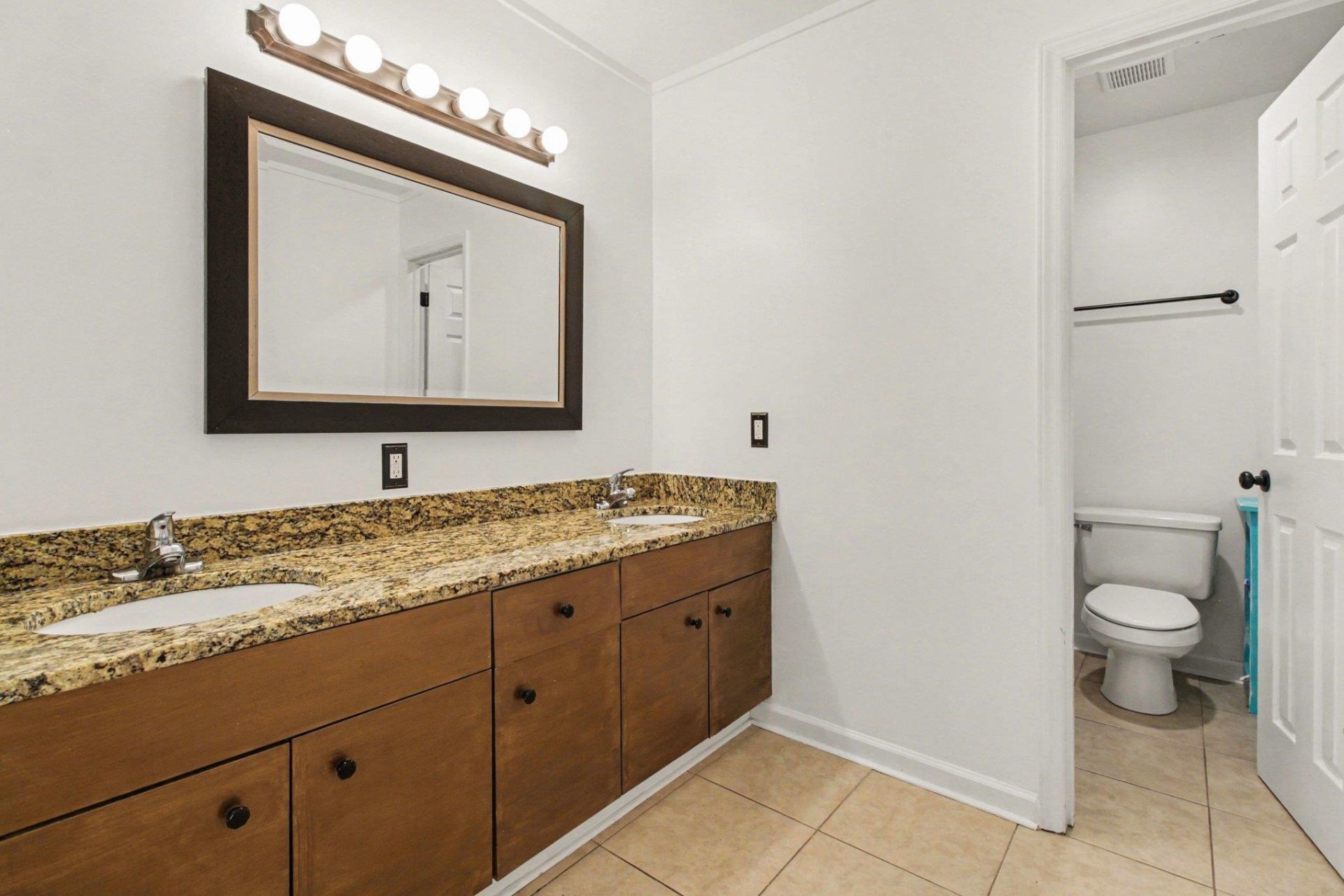 129 Brookgate Dr. Photo 21