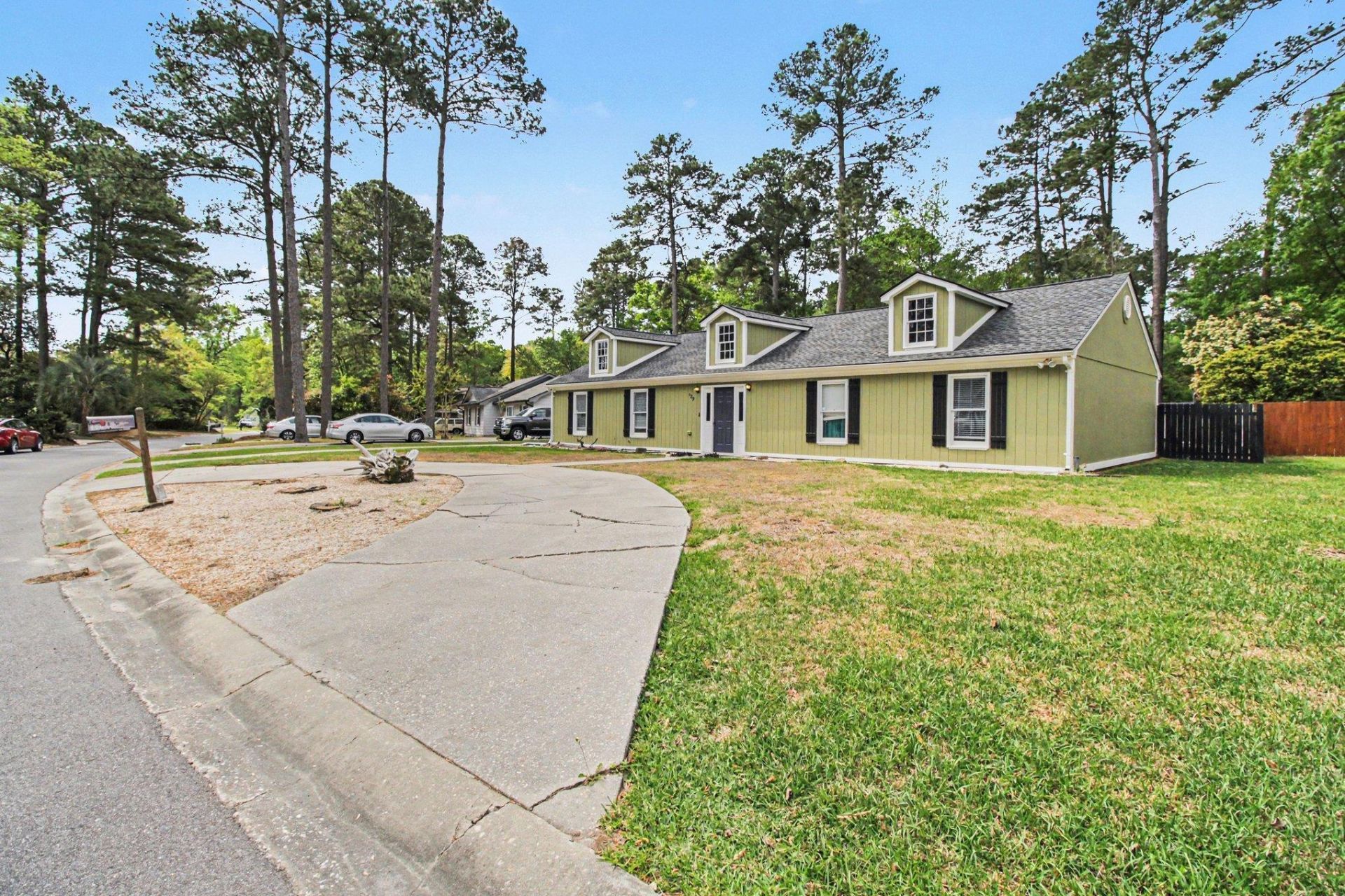 129 Brookgate Dr. Photo 4