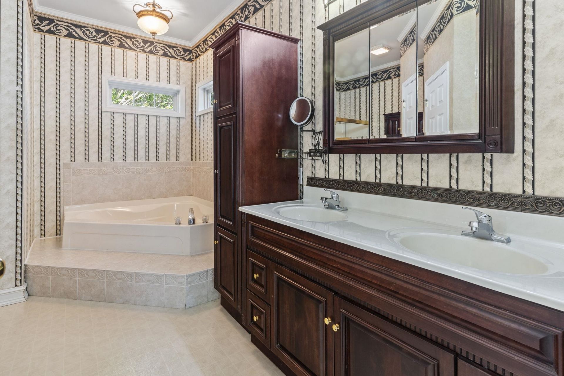 618 Wintercreeper Dr. Photo 14
