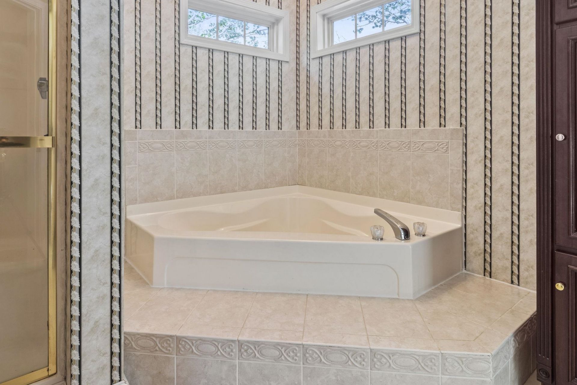 618 Wintercreeper Dr. Photo 14