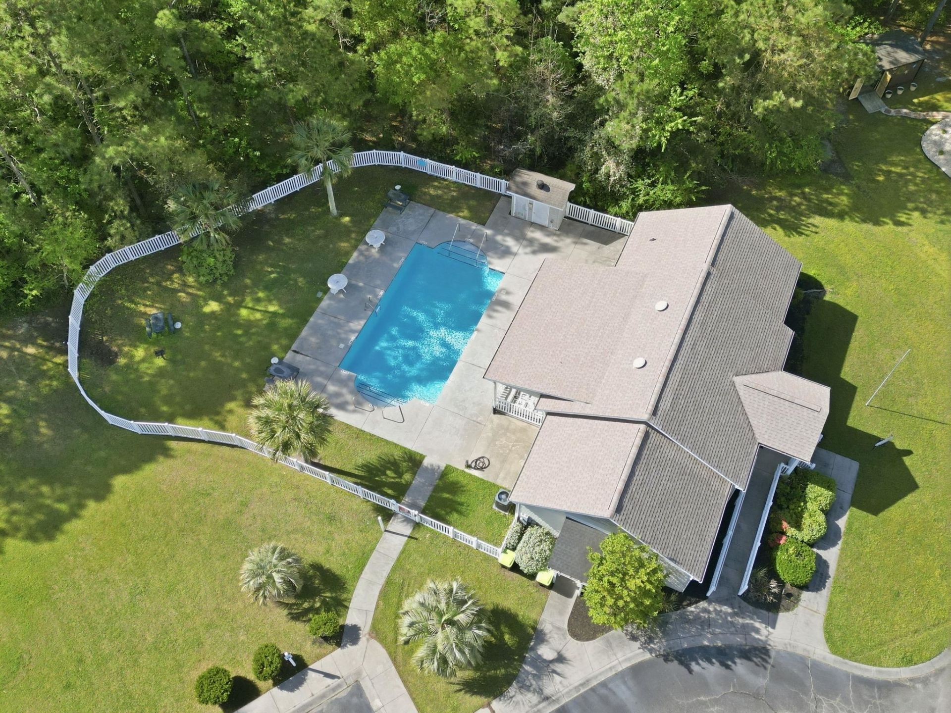 618 Wintercreeper Dr. Photo 30