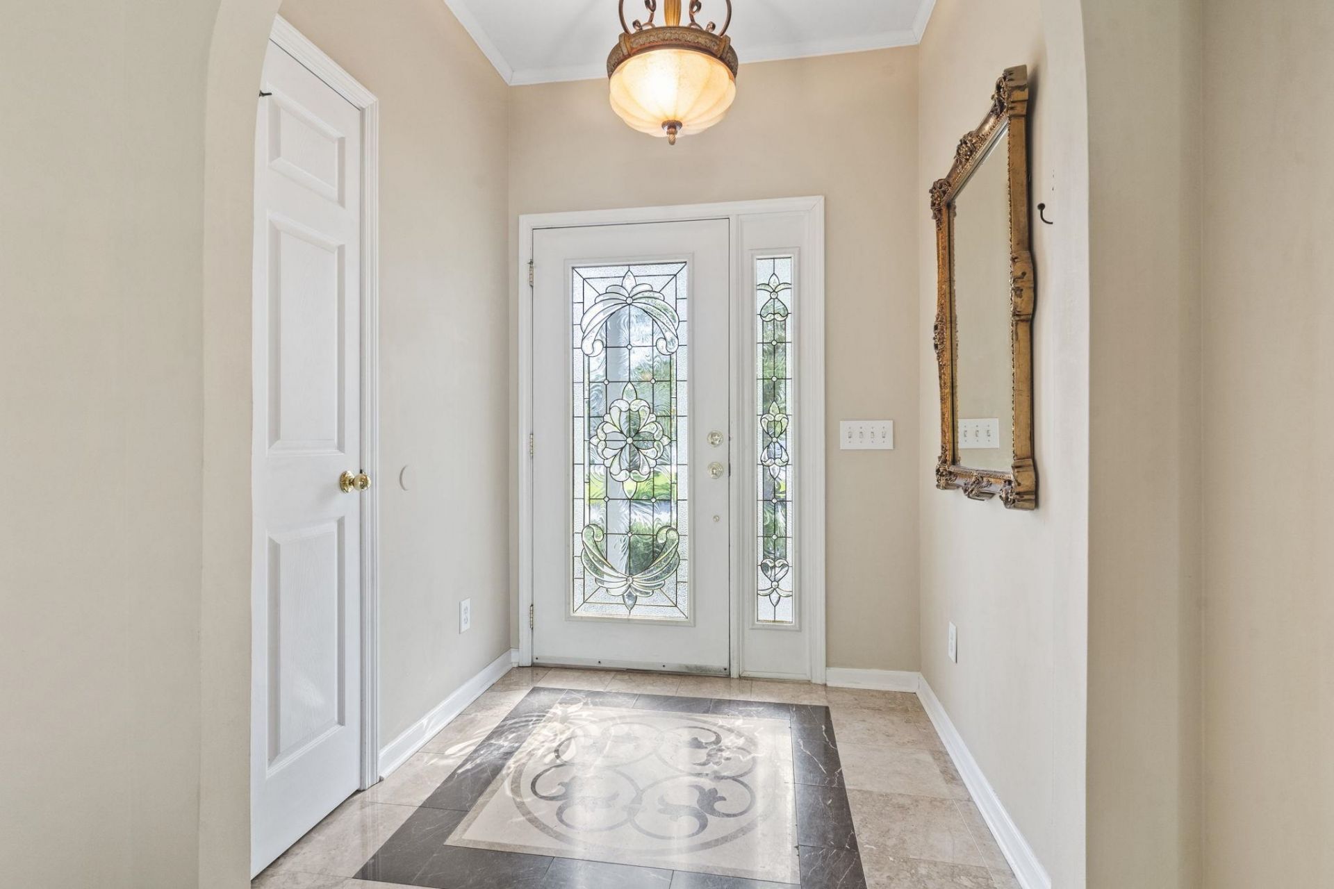 618 Wintercreeper Dr. Photo 5