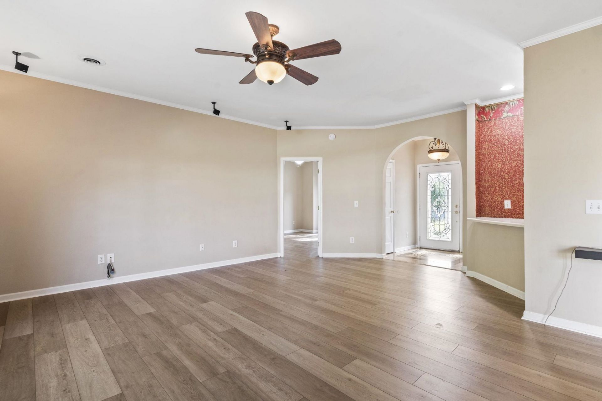 618 Wintercreeper Dr. Photo 8