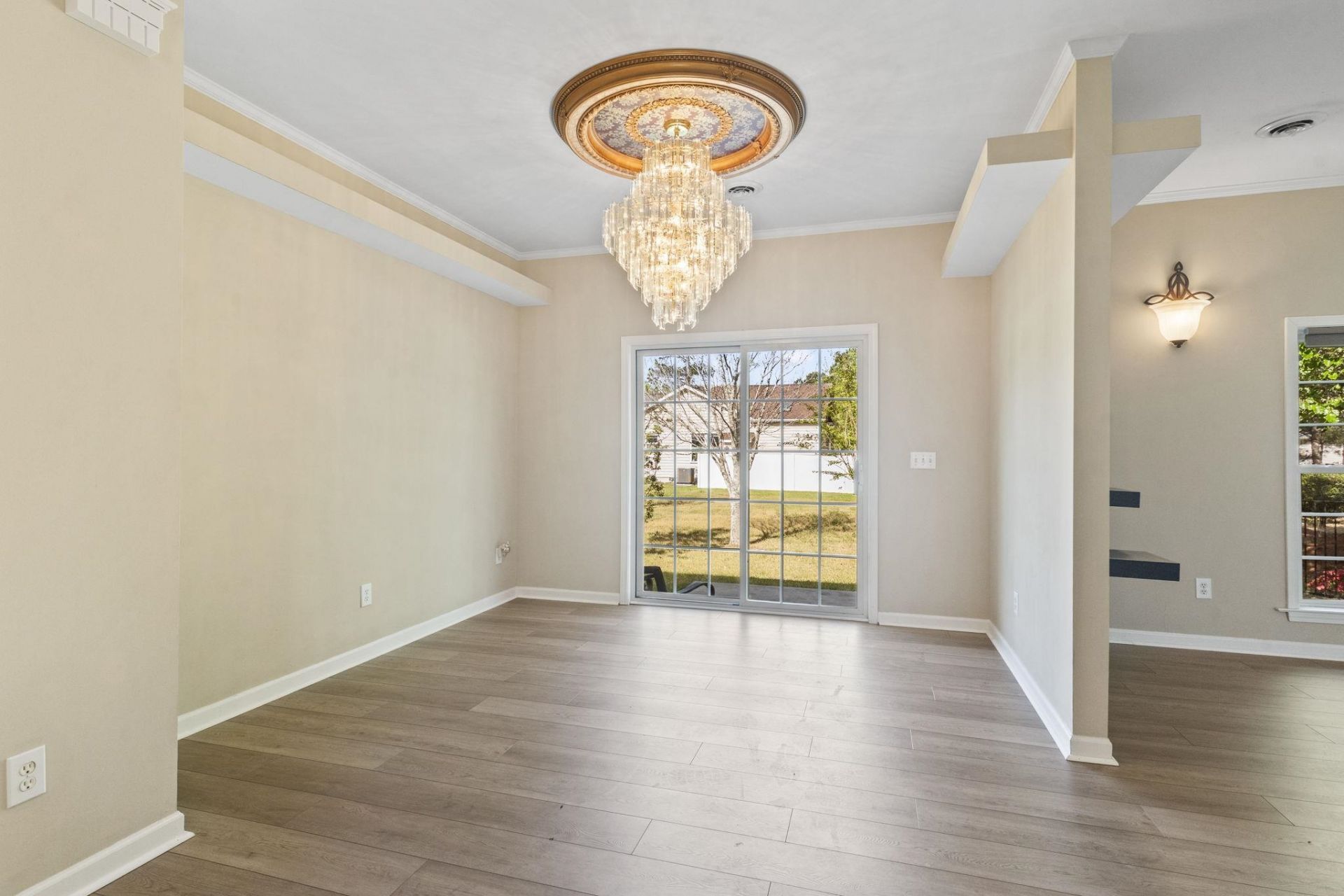 618 Wintercreeper Dr. Photo 9