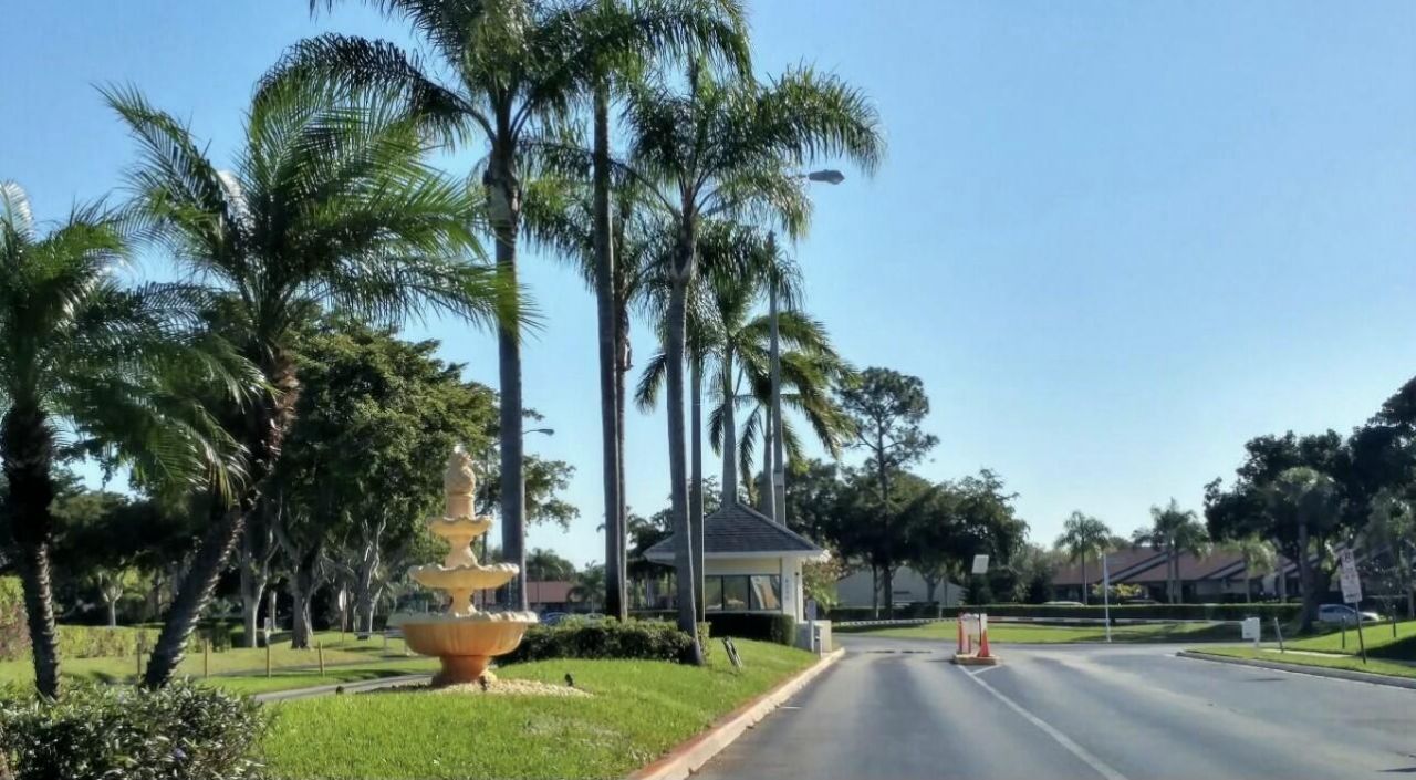 1007 Green Pine Boulevard, Unit D2, West Palm Beach, FL 33409 Photo