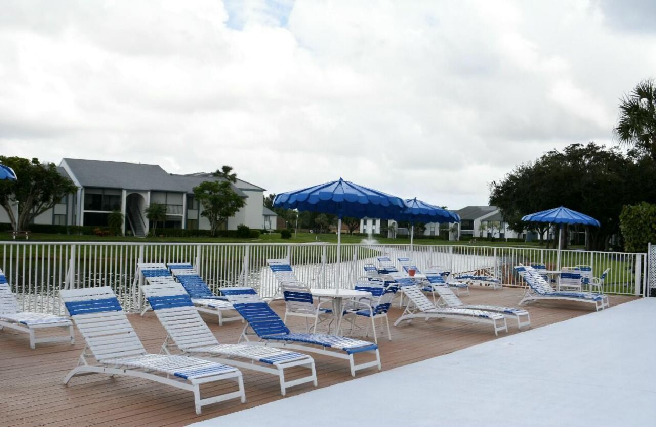 1007 Green Pine Boulevard, Unit D2, West Palm Beach, FL 33409 Photo