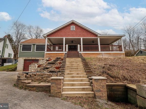 989 BLACKHAWK ROAD , BEAVER FALLS, PA 15010