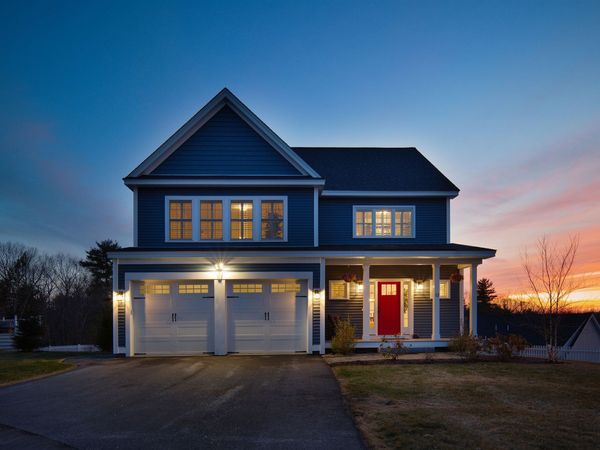 12 Summit Circle, Newmarket, NH 03857