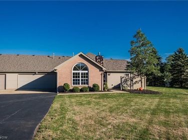 2851 Patriots Path, Unit 3-D, Alliance, OH 44601