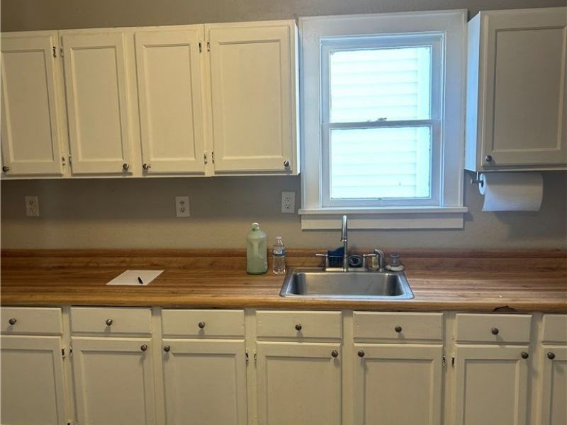 679 Wooster Road W, Barberton, OH 44203 Photo 2