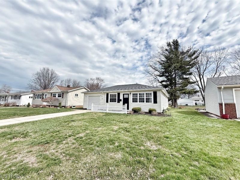 1739 Ridgeview Drive, Wickliffe, OH 44092 Photo 2