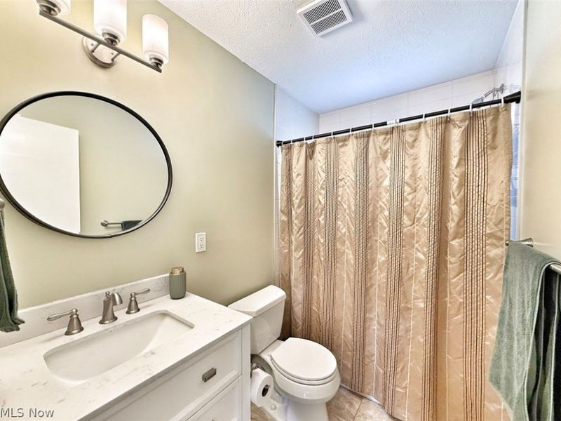 1739 Ridgeview Drive, Wickliffe, OH 44092 Photo 9