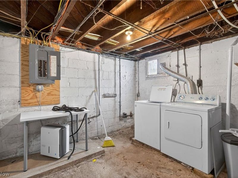 245 E Ford Avenue, Barberton, OH 44203 Photo 25