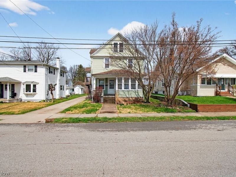 245 E Ford Avenue, Barberton, OH 44203 Photo 3