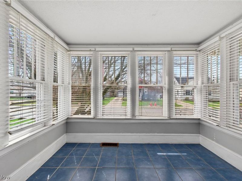 245 E Ford Avenue, Barberton, OH 44203 Photo 8