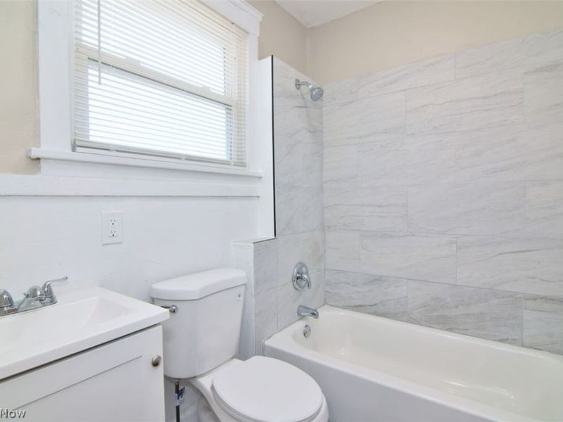 425 East 120th Street , Cleveland, OH 44108 Photo 39