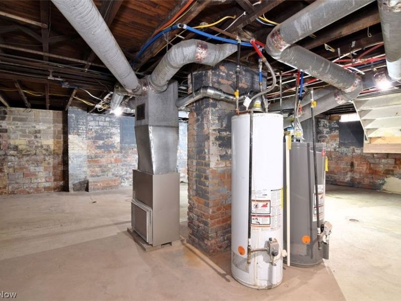 425 East 120th Street , Cleveland, OH 44108 Photo 46