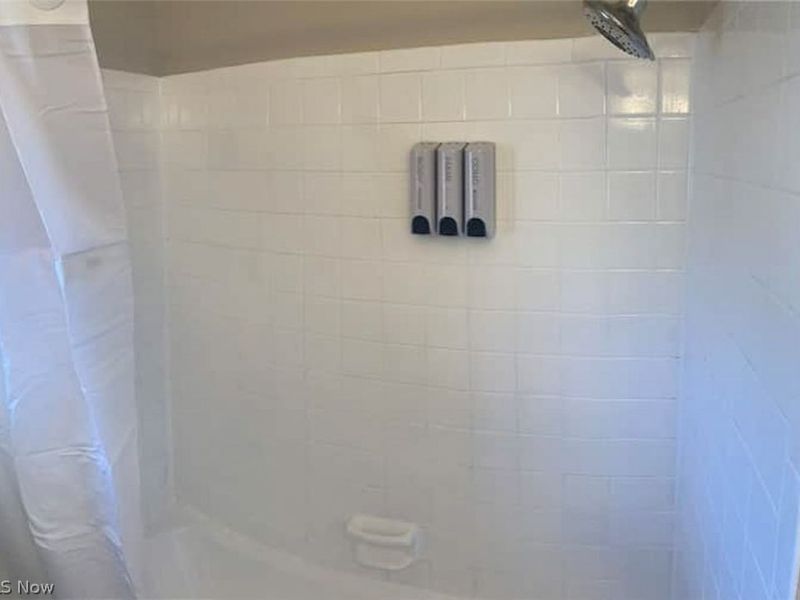 1781 Cromwell Drive, Akron, OH 44313 Photo 8