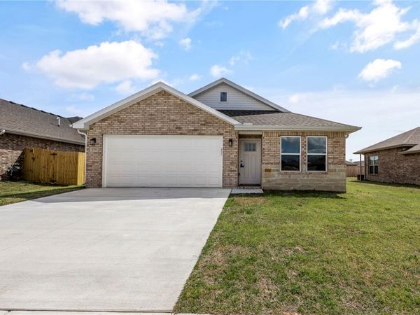 1713 Edwards Street, Pea Ridge, AR 72751