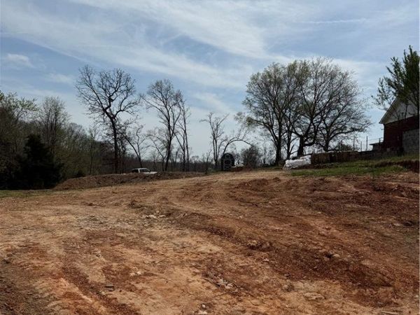 131 Hobbs Road , Rogers, AR 72756