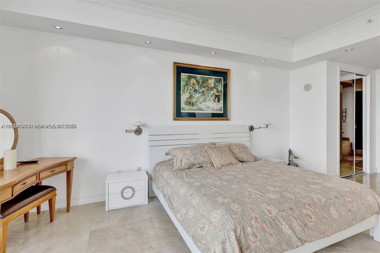 18101 Collins Ave , Unit 1003, Sunny Isles Beach, FL 33160 Photo